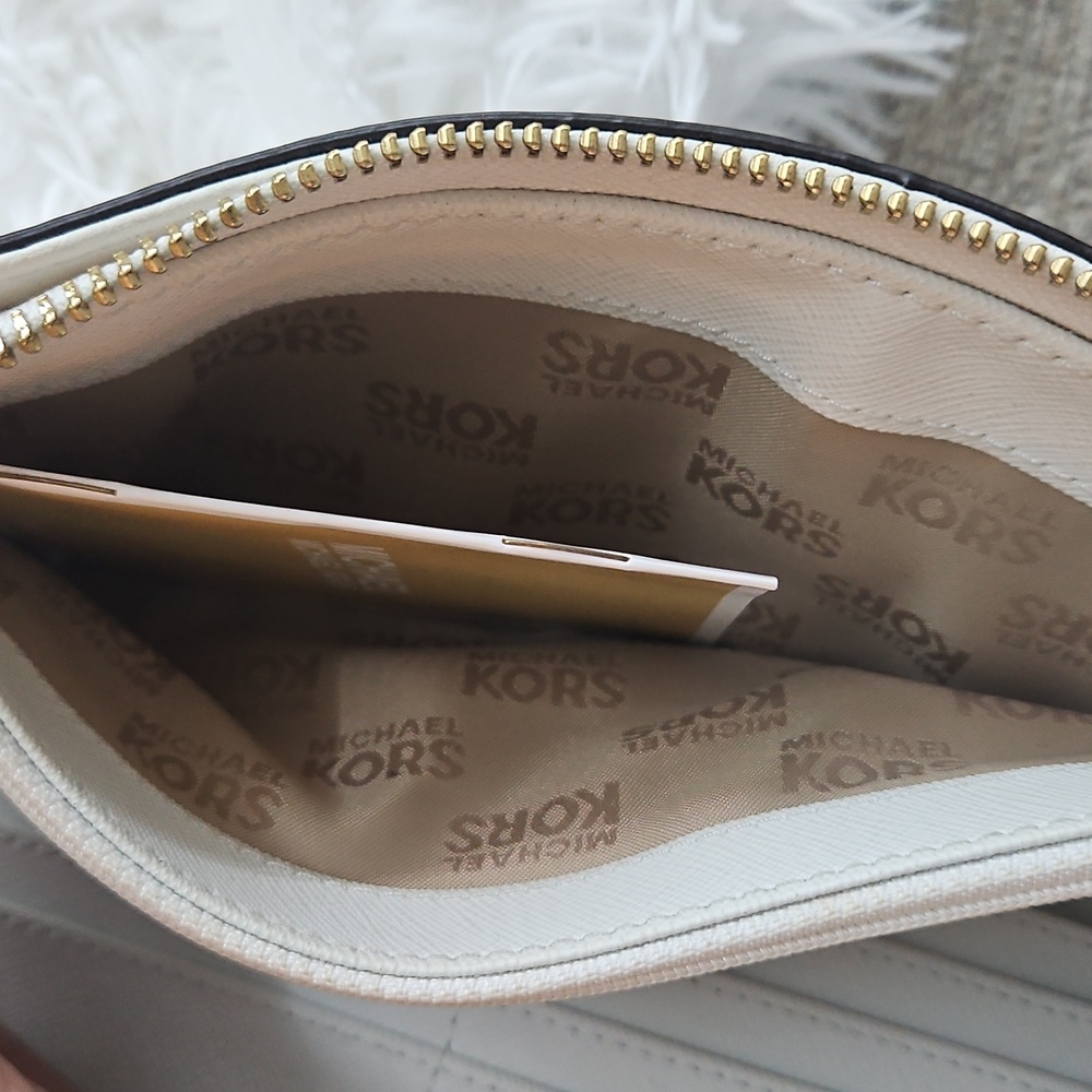 Michael Kors Optic White Pebble Leather Wallet MK - Picture 8 of 9